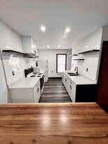 1661 Howard Ave in Windsor, ON - Building Photo