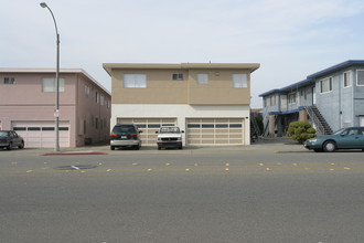 66 Arroyo Dr in South San Francisco, CA - Building Photo - Building Photo