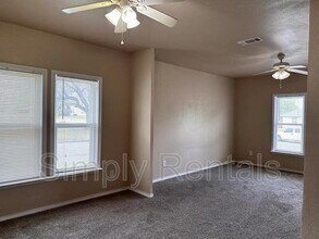 2501 Monroe St in Commerce, TX - Building Photo - Building Photo