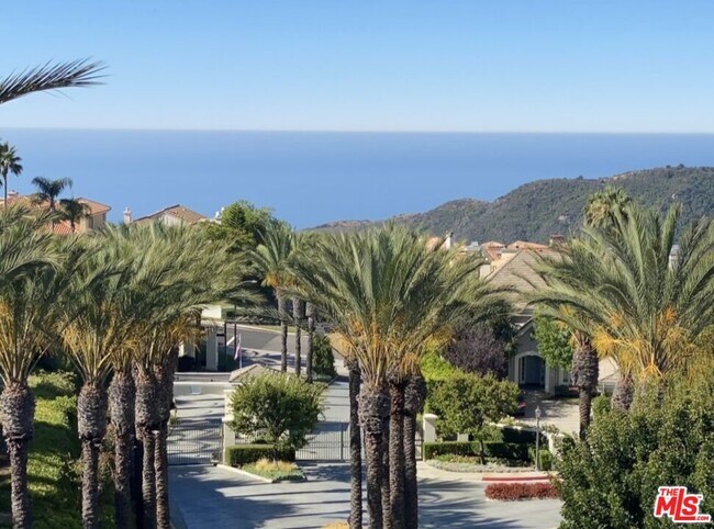 16800 Calle Montecito in Los Angeles, CA - Building Photo - Building Photo