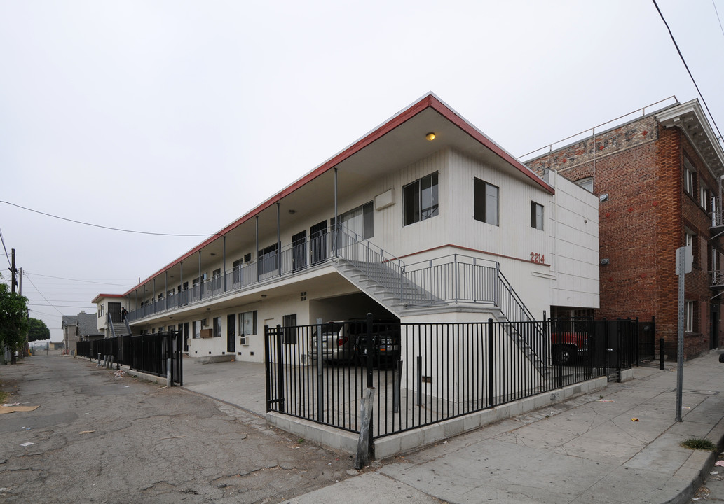 2214 W 15th St in Los Angeles, CA - Building Photo