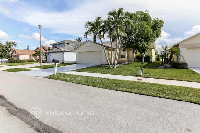 5040 Foxhall Dr N in West Palm Beach, FL - Building Photo - Building Photo