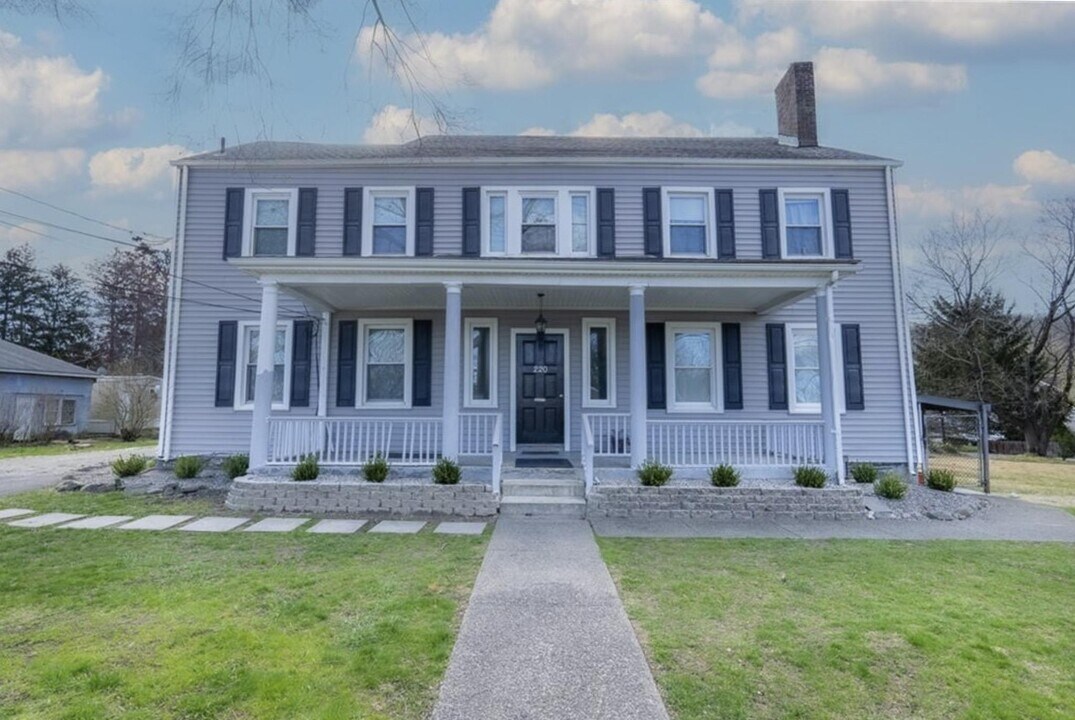 220 Walsh Ave in New Windsor, NY - Building Photo