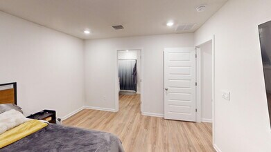 6347 Burrow Ln in Bellview, FL - Foto de edificio - Building Photo