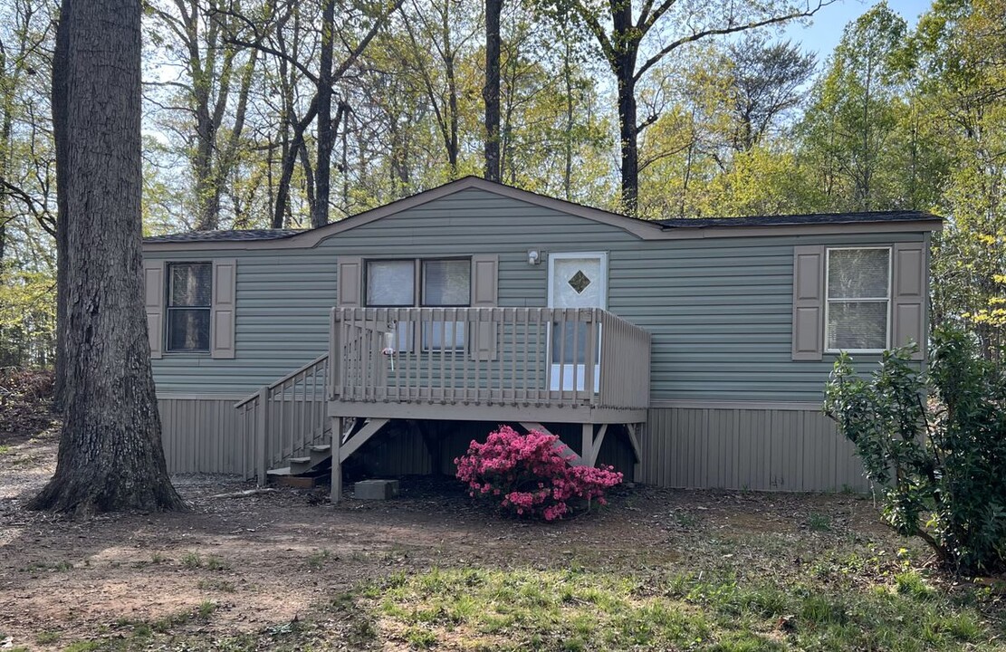 1452 Spencer Creek Rd in Campobello, SC - Building Photo