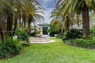 7300 SW 77th Ave in Miami, FL - Building Photo - Building Photo