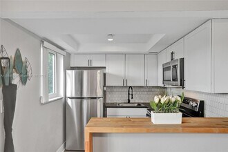 335 SW 20th St in Fort Lauderdale, FL - Building Photo - Building Photo