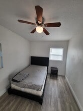 802 Ferndell Rd in Orlando, FL - Foto de edificio - Building Photo