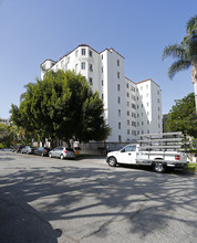 Chateau Chaumont Apartments in Los Angeles, CA - Building Photo - Building Photo