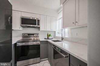 3551 39th St NW in Washington, DC - Building Photo - Building Photo