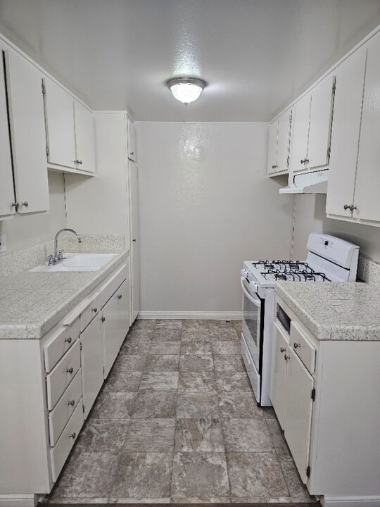 1135 W I St in Ontario, CA - Building Photo