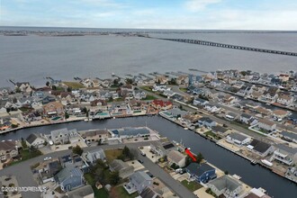 3245 Osborne Terrace in Toms River, NJ - Foto de edificio - Building Photo