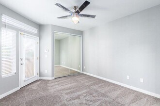 2992 N Miller Rd in Scottsdale, AZ - Foto de edificio - Building Photo