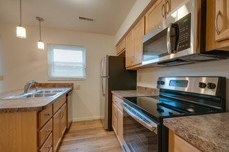 North Park Townhomes in Cincinnati, OH - Building Photo - Interior Photo