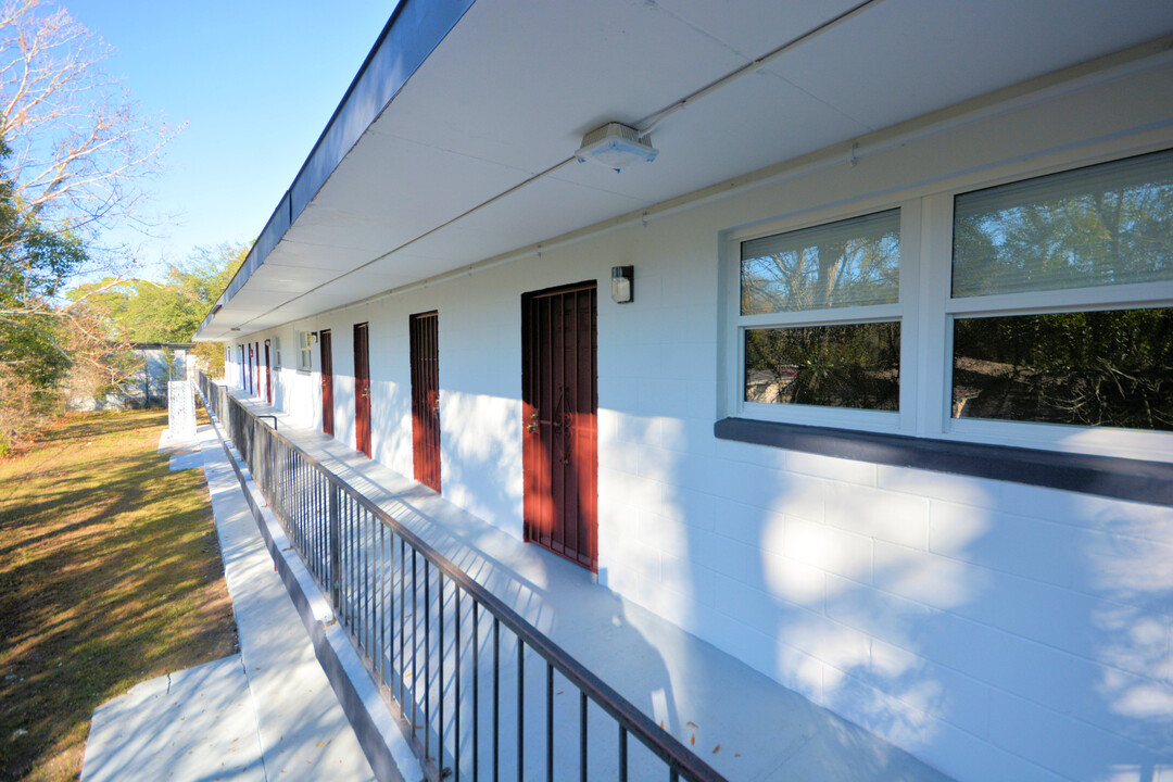 NEW JAX APTS II in Jacksonville, FL - Foto de edificio