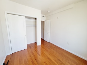 1811 N Gratz St, Unit #2 in Philadelphia, PA - Foto de edificio - Building Photo