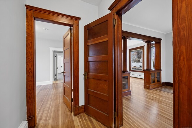 40 Winthrop St in Torrington, CT - Foto de edificio - Building Photo