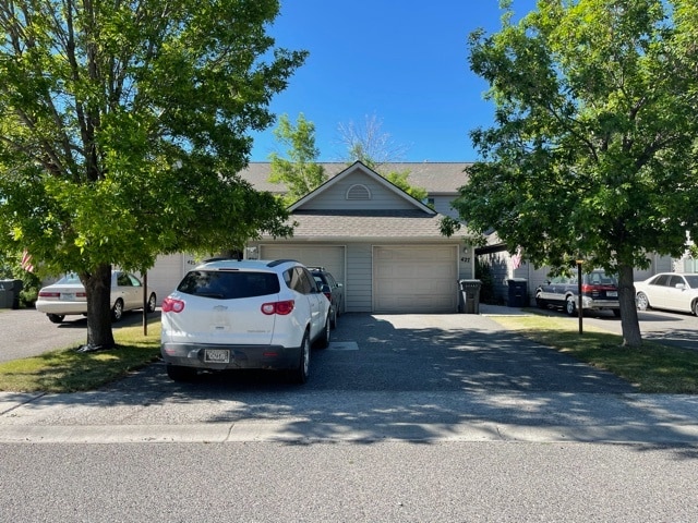 property at 425 W Shore Dr