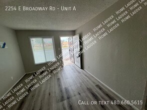 2254 E Broadway Rd-Unit -Unit A in Mesa, AZ - Building Photo - Building Photo