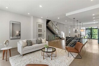 914 Lenox Blvd in Atlanta, GA - Building Photo - Building Photo