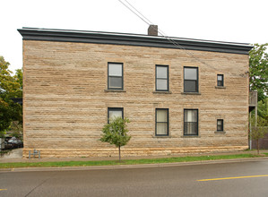 241 Western Ave S in St. Paul, MN - Building Photo - Building Photo