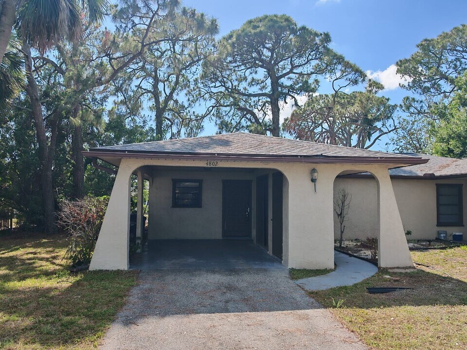4802 Ho Wil Ln in Bradenton, FL - Building Photo