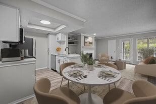 Pear Ridge in Dallas, TX - Building Photo