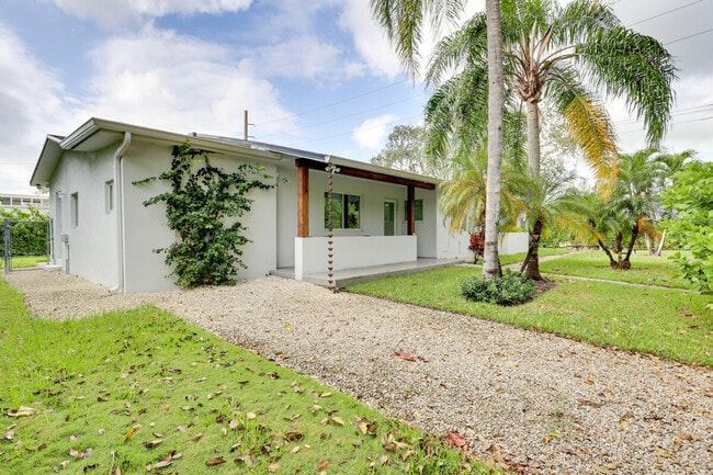 6174 SW 64th Terrace in Miami, FL - Building Photo - Building Photo