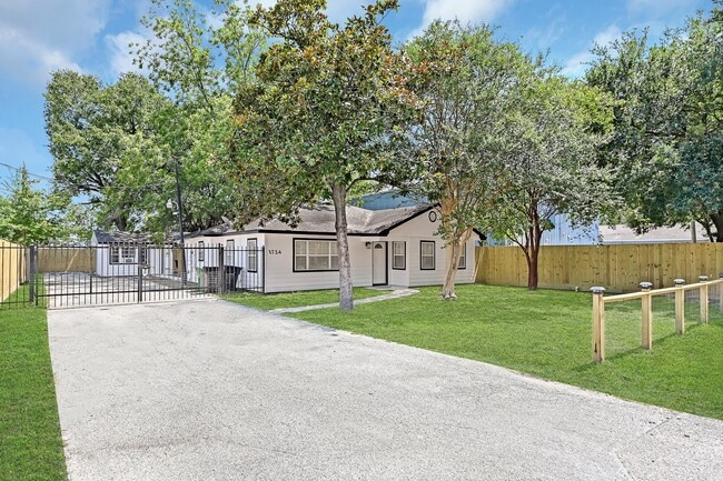 1724 Elmview Dr in Houston, TX - Building Photo - Building Photo