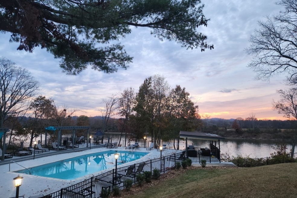 River West Apartments in Nashville, TN - Building Photo