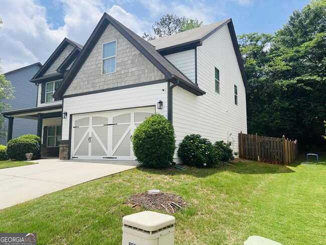 369 Cliffhaven Cir in Newnan, GA - Building Photo - Building Photo
