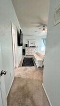 2017 Arborside Dr in Austin, TX - Foto de edificio - Building Photo