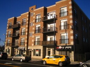 3152 W Devon Ave in Chicago, IL - Building Photo