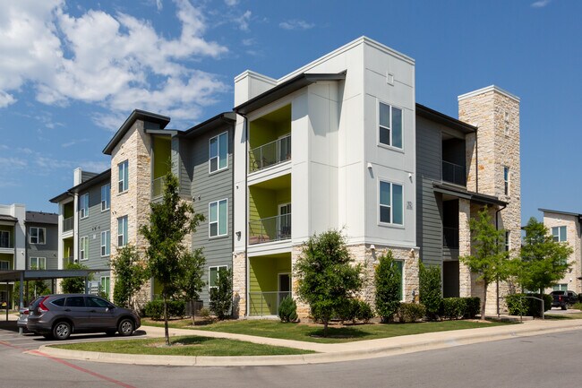 Lantower Tech Ridge in Pflugerville, TX - Foto de edificio - Building Photo