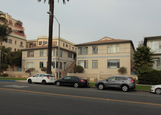 615-617 Ocean Ave in Santa Monica, CA - Building Photo - Building Photo