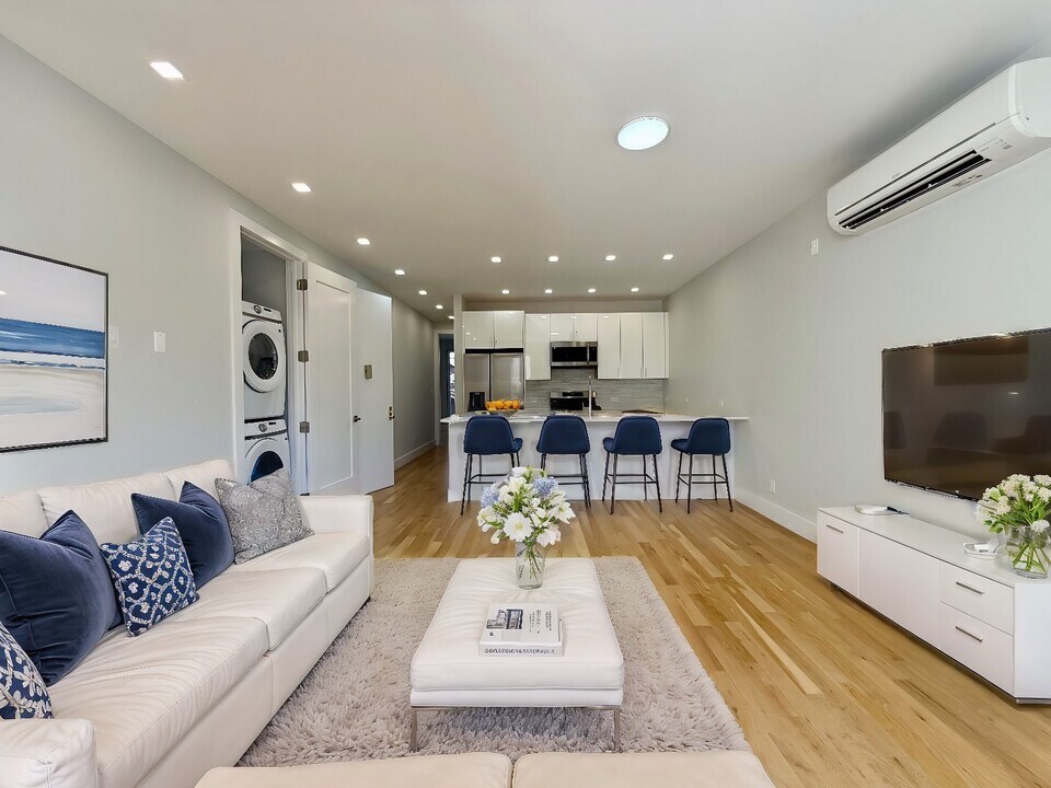 27 Newel St-Unit -2 in Brooklyn, NY - Building Photo