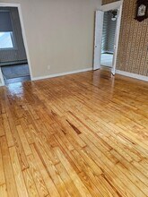 168 Linden St, Unit 2 in Fall River, MA - Building Photo - Building Photo