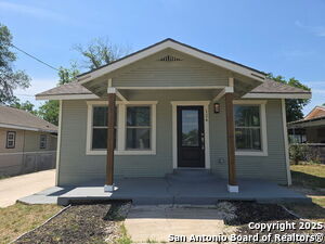 property at 124 E Baylor St