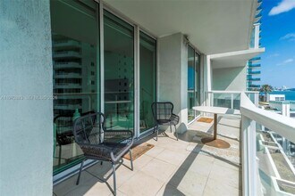 218 SE 14th St in Miami, FL - Building Photo - Building Photo