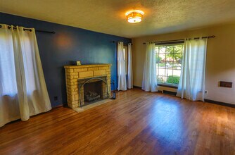 233 S Minneapolis St in Wichita, KS - Building Photo - Building Photo