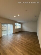 1335 W Sedona Ave in Visalia, CA - Building Photo - Building Photo