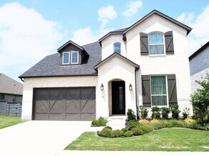 5009 Shadetree St in Aubrey, TX - Building Photo - Building Photo