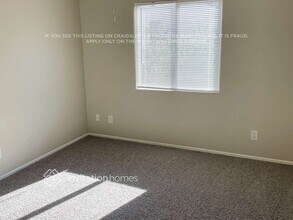 10619 Gibbous Moon Dr in Las Vegas, NV - Foto de edificio - Building Photo