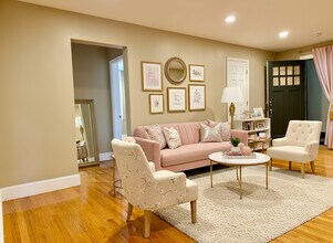 76 Egmont St, Unit 1A in Brookline, MA - Building Photo - Building Photo