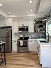 12443 Grevillea Ave, Unit E in Hawthorne, CA - Building Photo - Building Photo