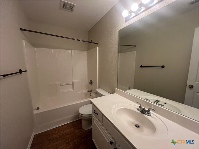 property at 2130 Jasons W Ct