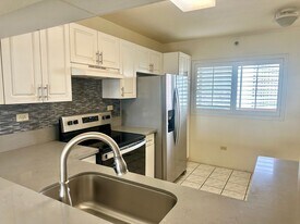 3075 Ala Poha Pl in Honolulu, HI - Building Photo