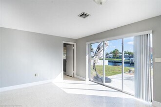 50 Ocean Dr in Punta Gorda, FL - Foto de edificio - Building Photo