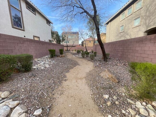 6506 Cathedral Blue Ave in Las Vegas, NV - Building Photo - Building Photo