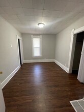 2004 Latham St in Rockford, IL - Building Photo - Building Photo